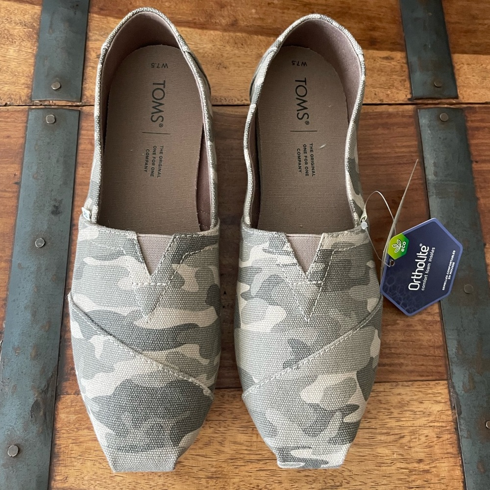 NEW Tom’s Women’s Alpargata Camo Size 7.5